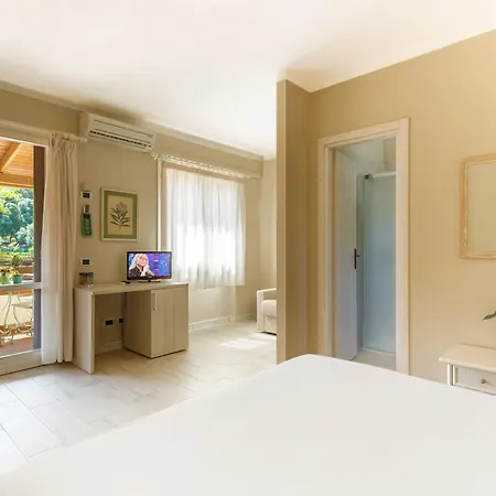 Cernia Isola Botanica Otel SantʼAndrea