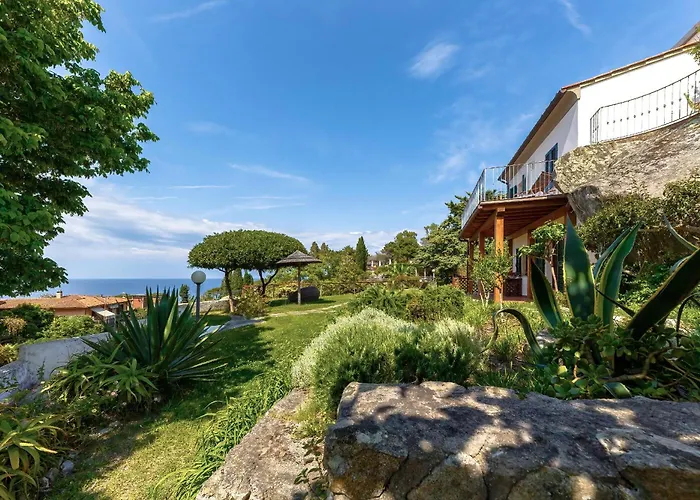 Hotel Cernia Isola Botanica 3*