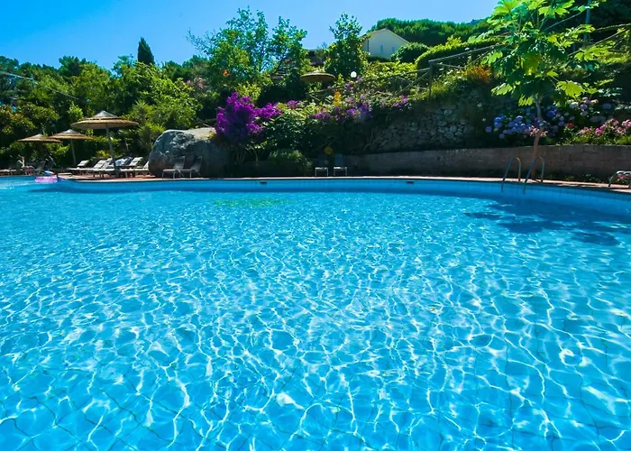 Cernia Isola Botanica Hotel 3*